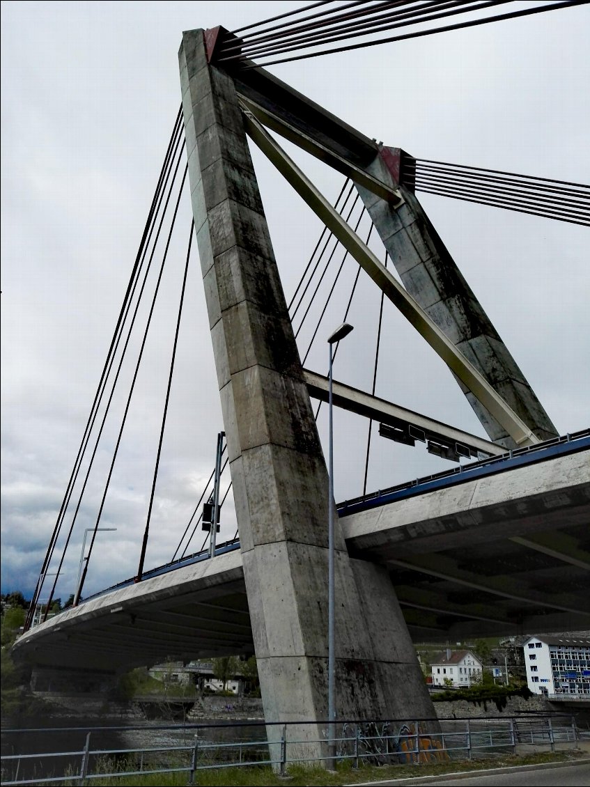 Pont entre Schaffhouse (CH), rive droite et Flurlingen (CH), rive gauche