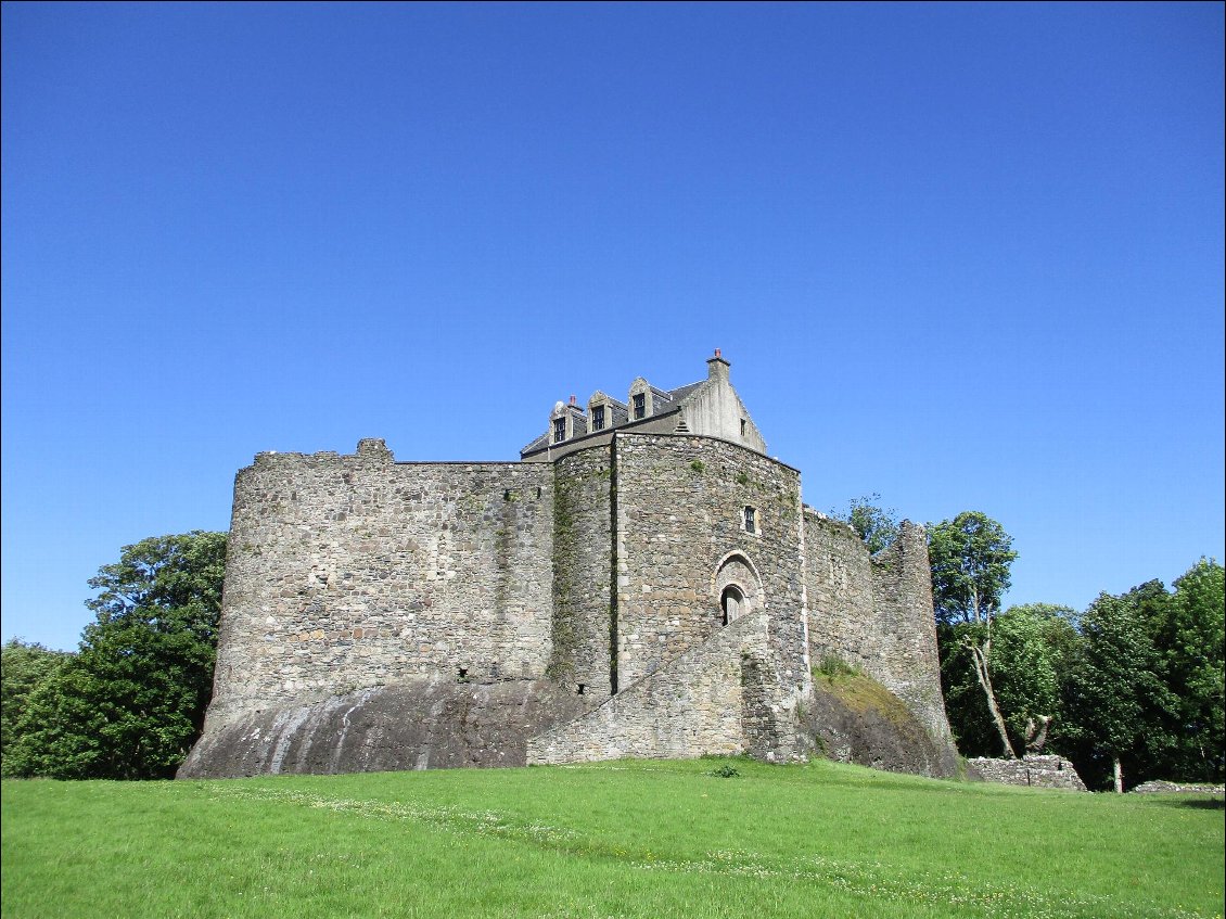 Le château de Dunstaffnage près d'Oban. Un des plus vieux château en pierres d'Écosse.