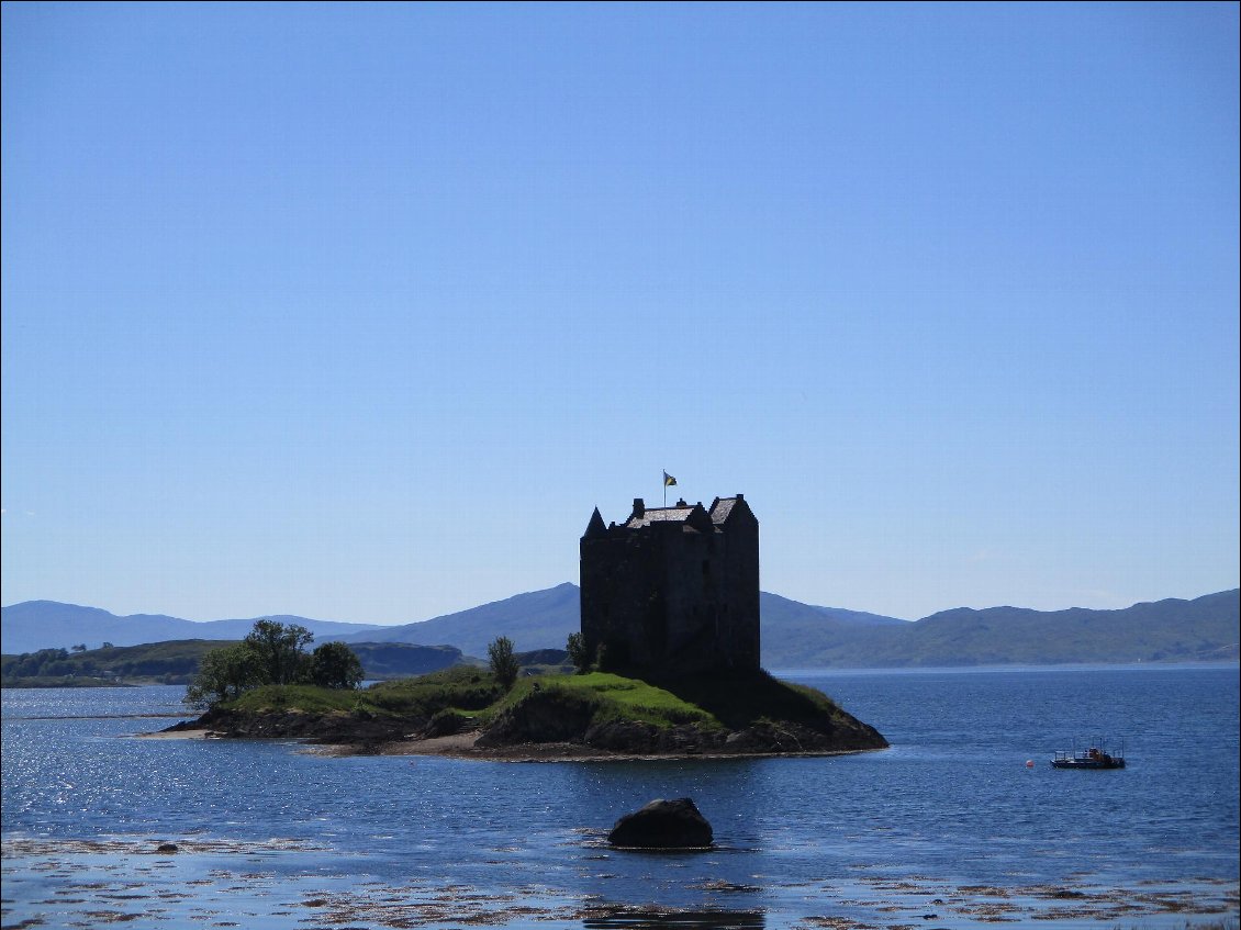 Le château de Stalker, prés du port d'Appin. Il est apparu dans le film "sacré Graal" des Monty python.