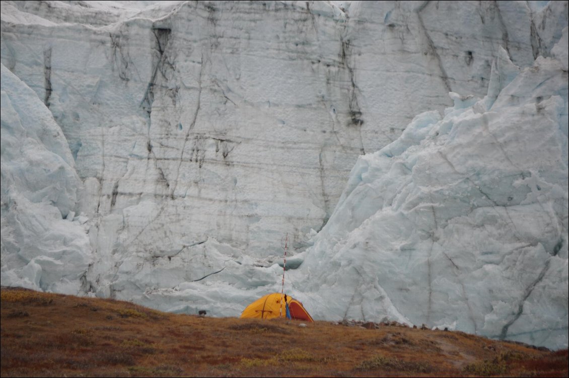 Russel Glacier. Bivouac de fou!