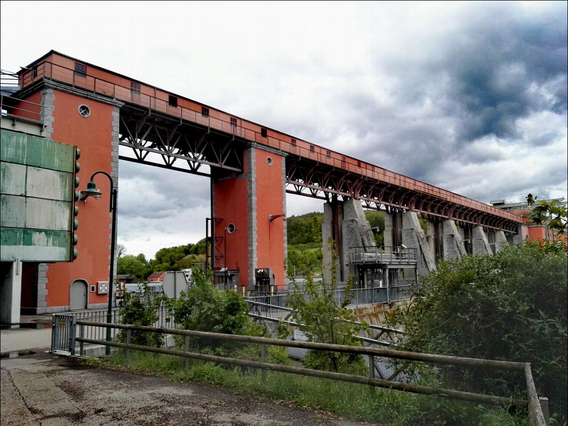 Barrage et centrale électrique d'Eglisau-Glattfelden