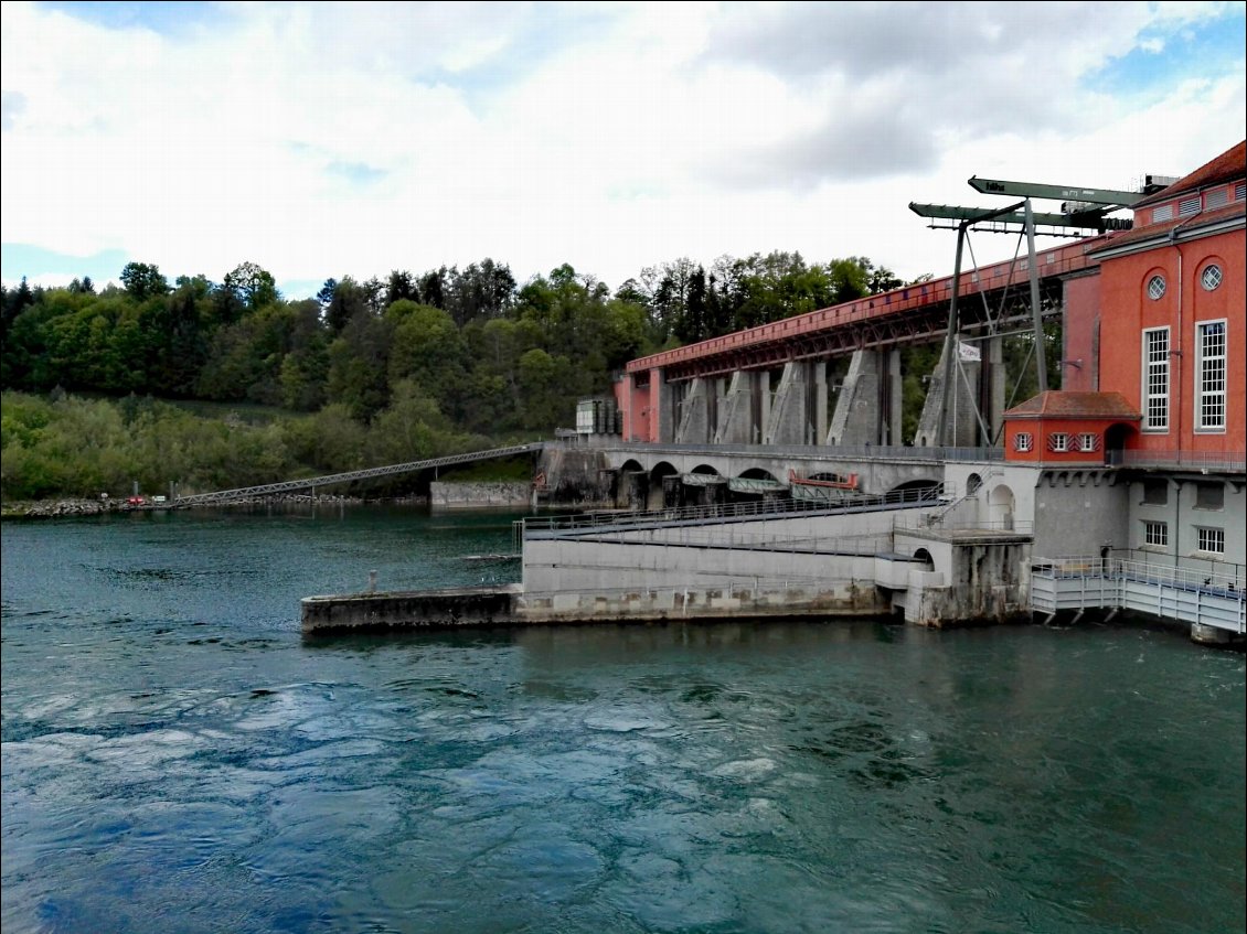 Barrage et centrale électrique d'Eglisau-Glattfelden