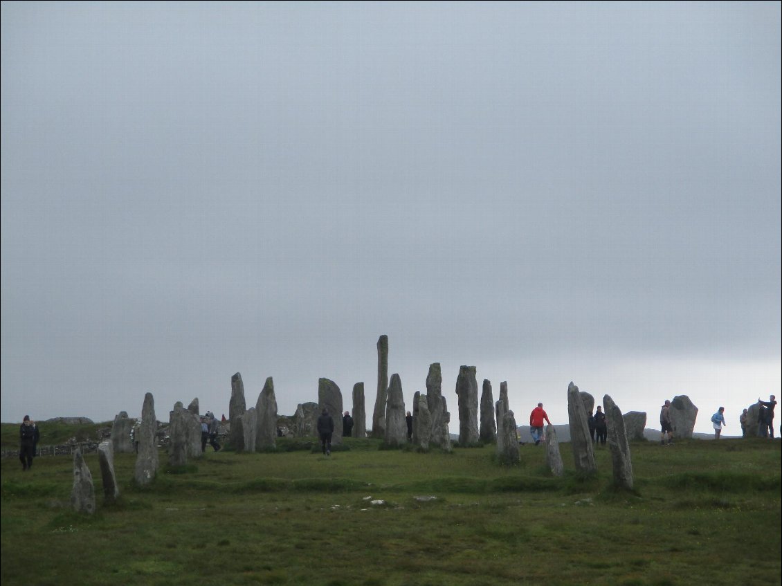 Standing stones de Callanish ou Calanais. D'autres sites sont visibles aux alentours.