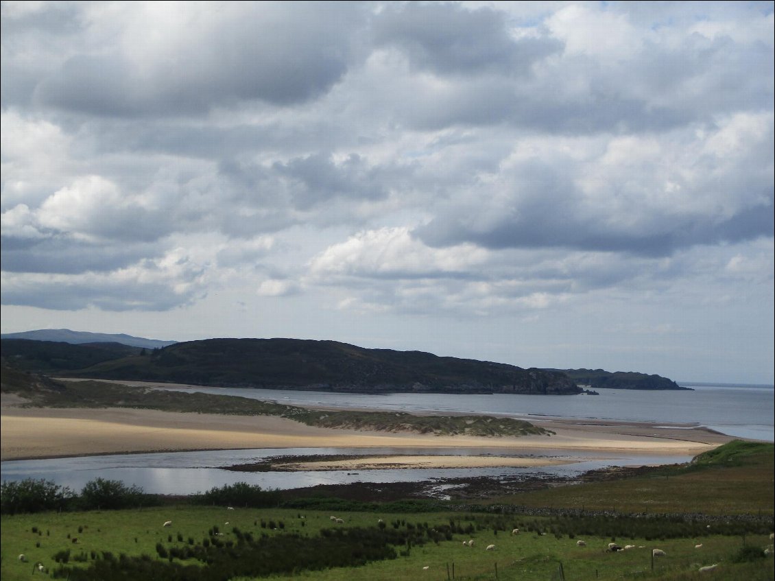 En arrivant sur Bettyhill, la baie Torrisdale.