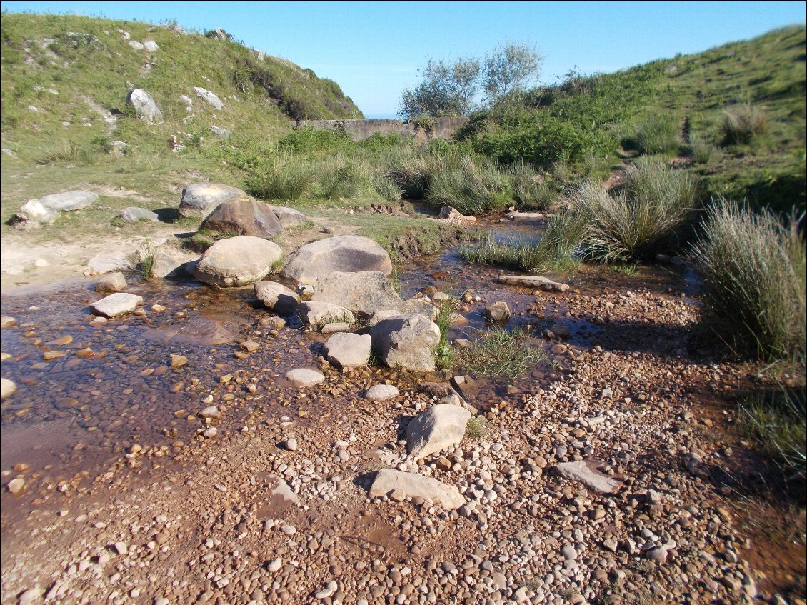 En haut du col, en fait, de l'eau partout !