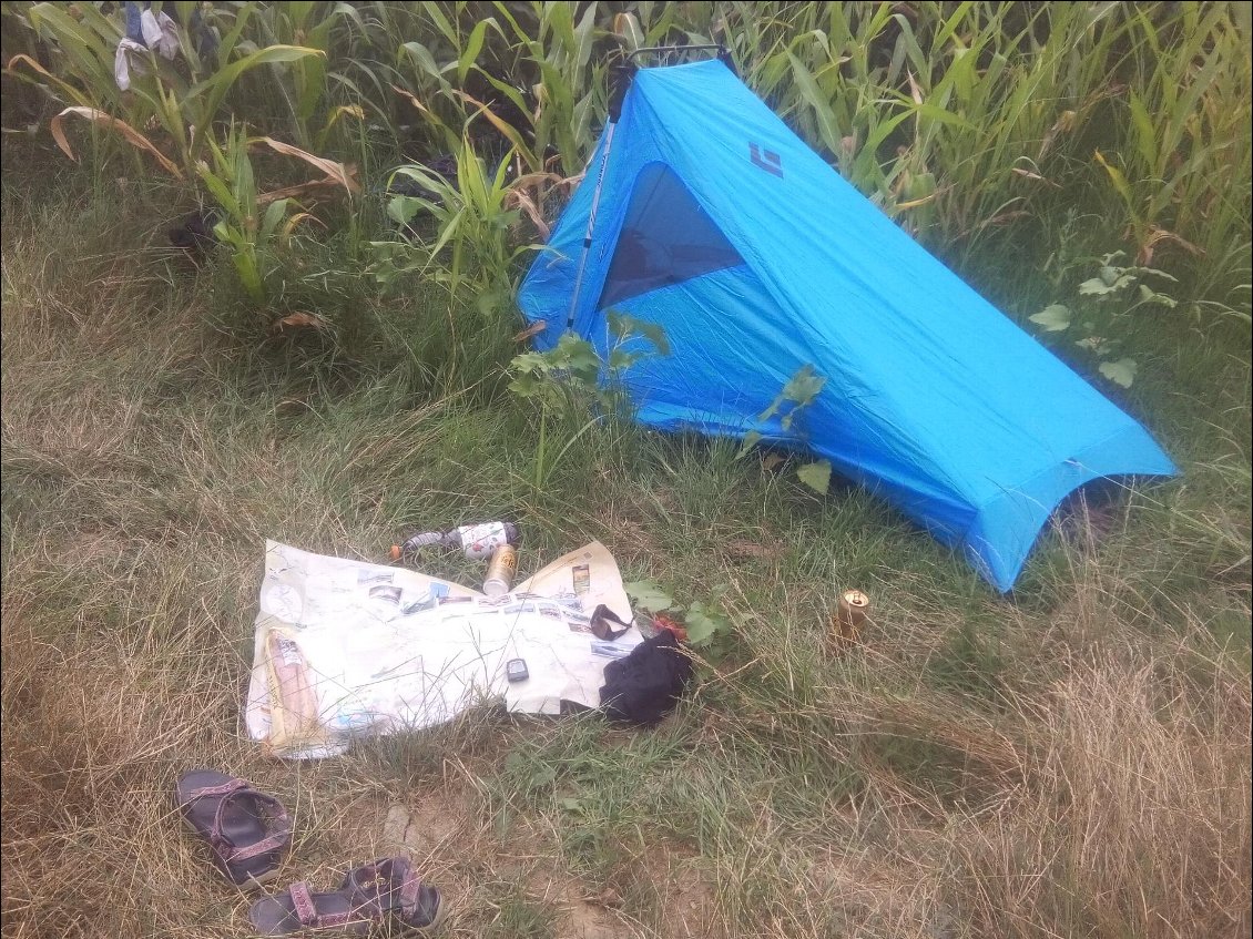 Bivouac au bord de la Garonne.