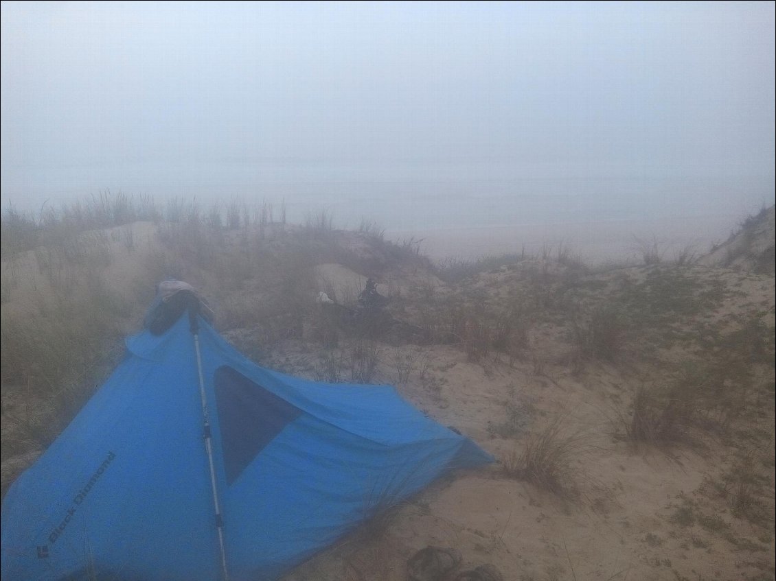 Bivouac face à la mer.