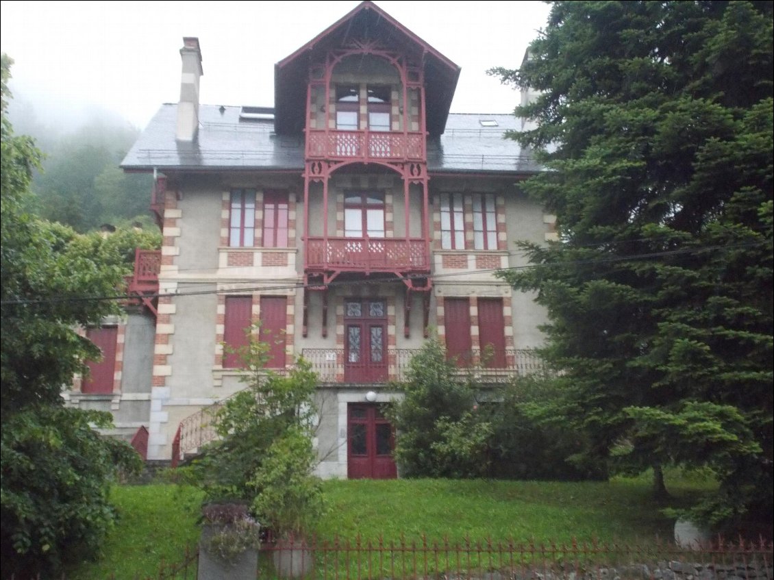 De bien belles demeures tout de même.