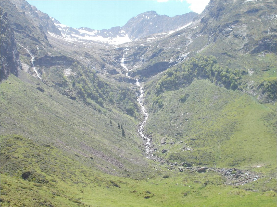 Superbe cascade dans la montée du couret d'Esquierry