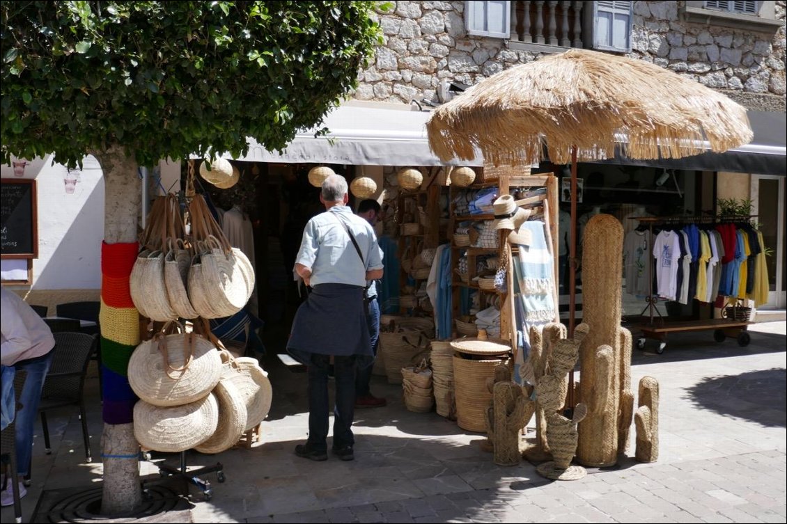 Ruelles marchandes à Alcudia