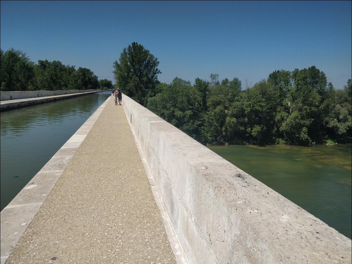 Pont Canal, petite spécificité d'Agen.