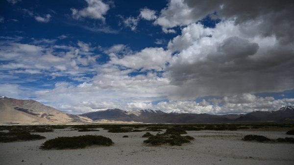 Là où galopent nuages et chevaux sauvages...