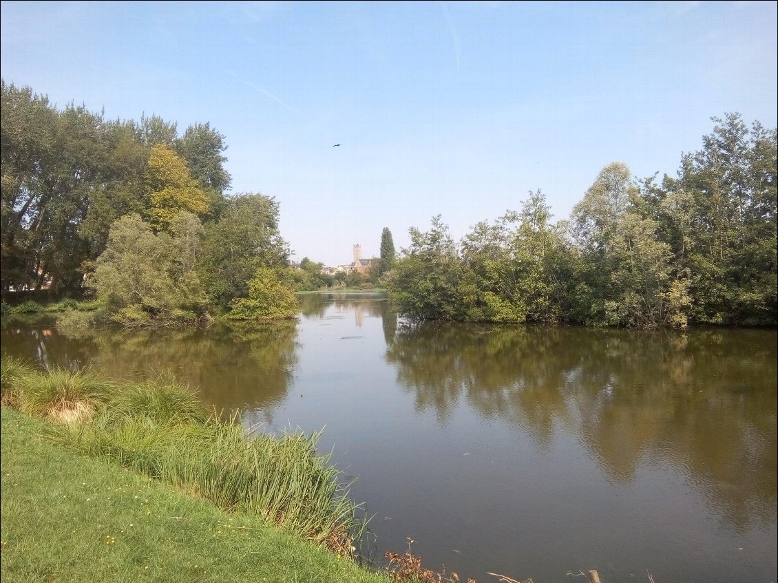 Entre le canal du Nord et la Somme.