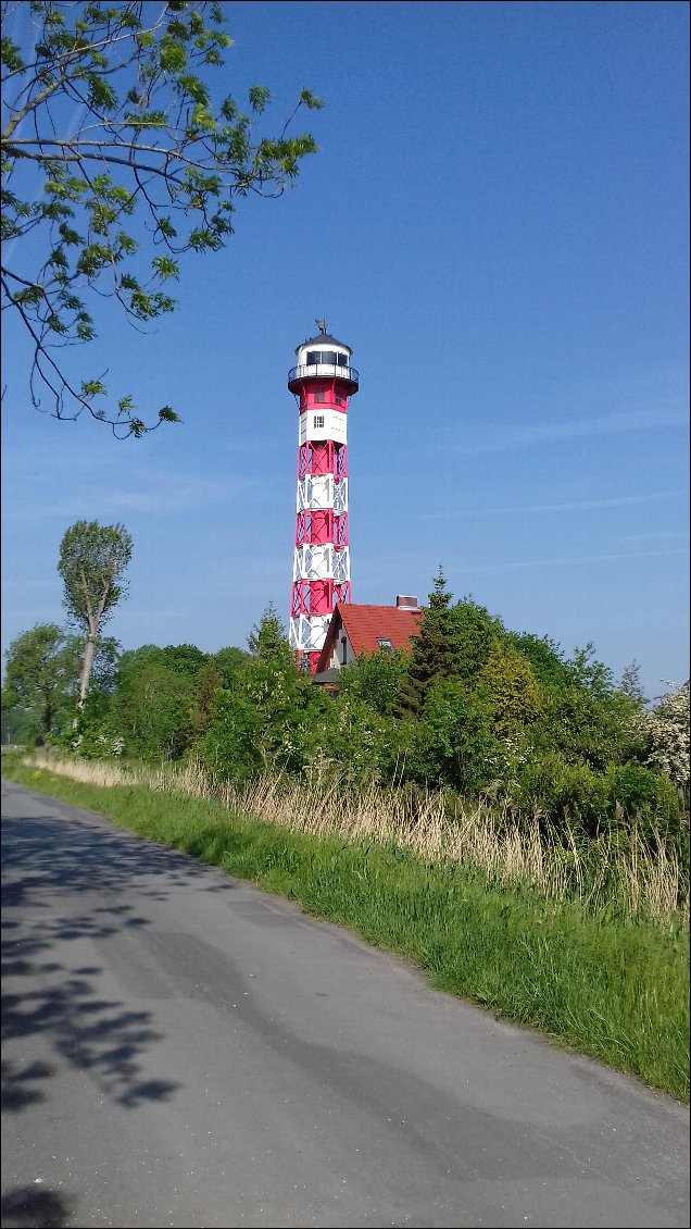 Phare vers la traversée de l'Elbe