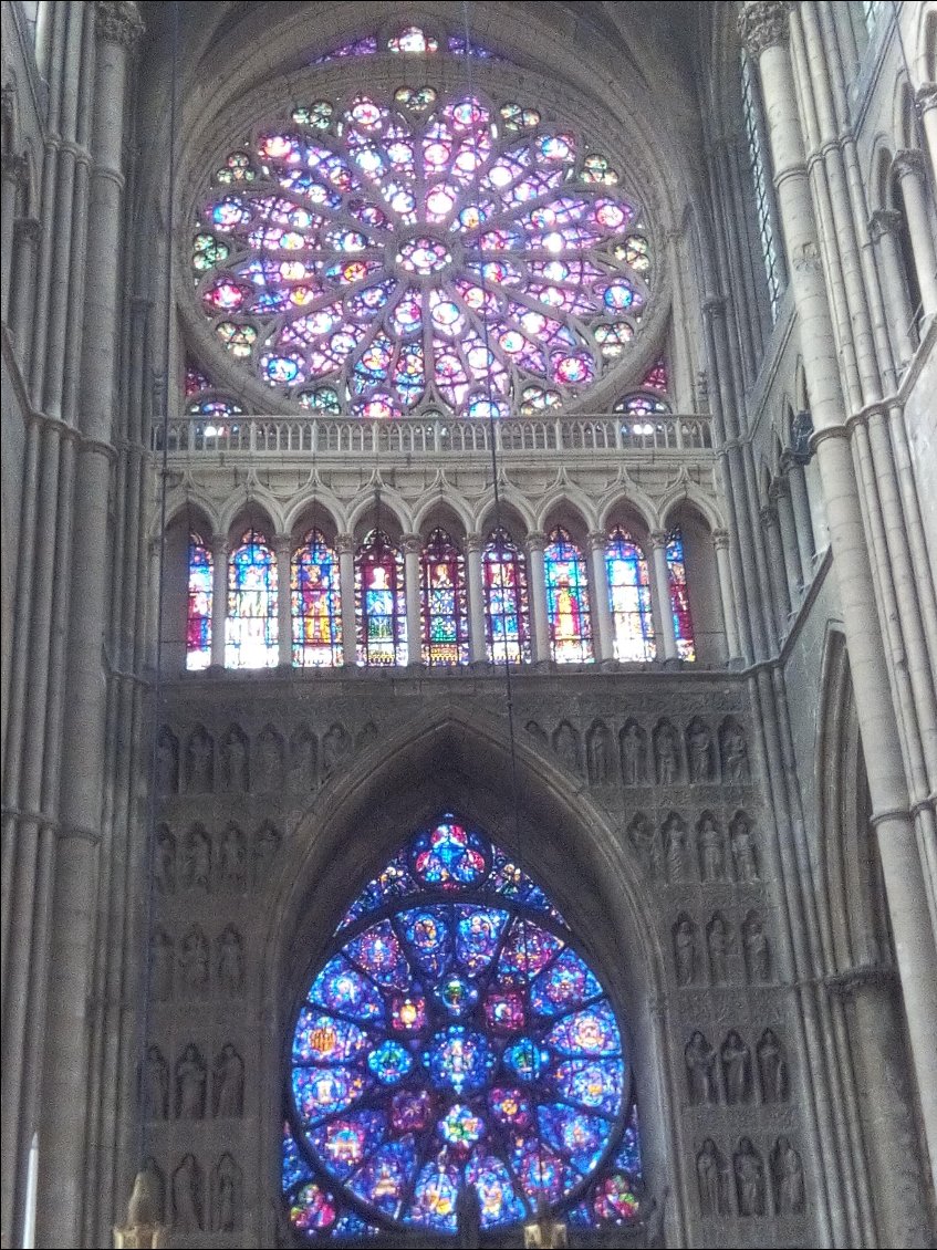 Vitraux du porche de la cathédrale