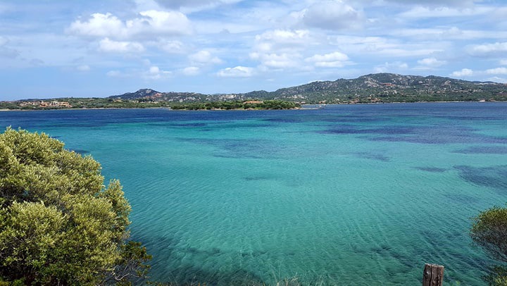 La Costa Smeralda (la Côte d’Emeraude) porte désormais bien son nom !