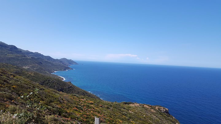 La route du littoral entre Alghero et Bosa, longue de 46 kms est l’une des plus belles de Sardaigne