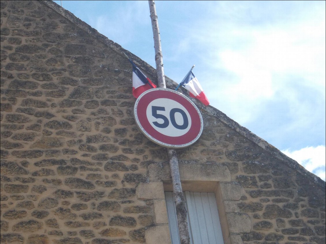 Si ce maire ne ralentit pas, il va droit dans le mur !