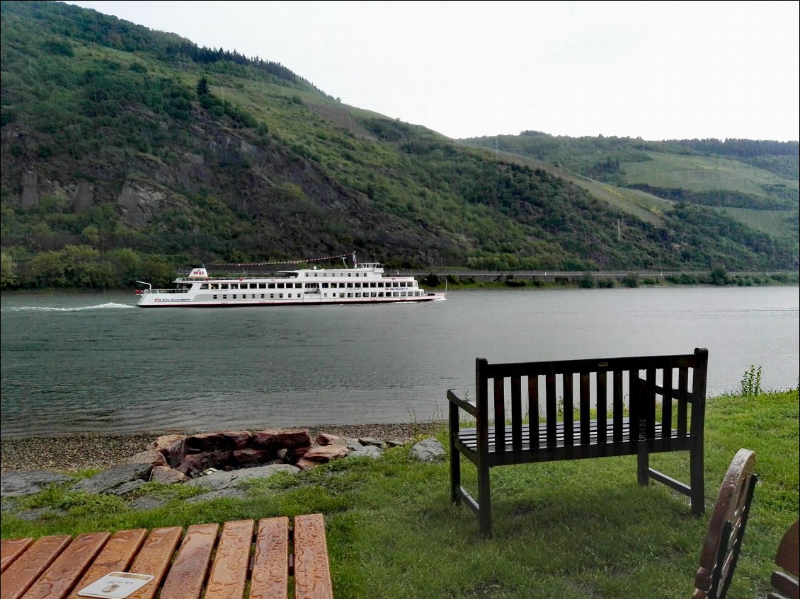Oberwesel (DE). Campingplatz Schönburgblick. Légère accalmie.