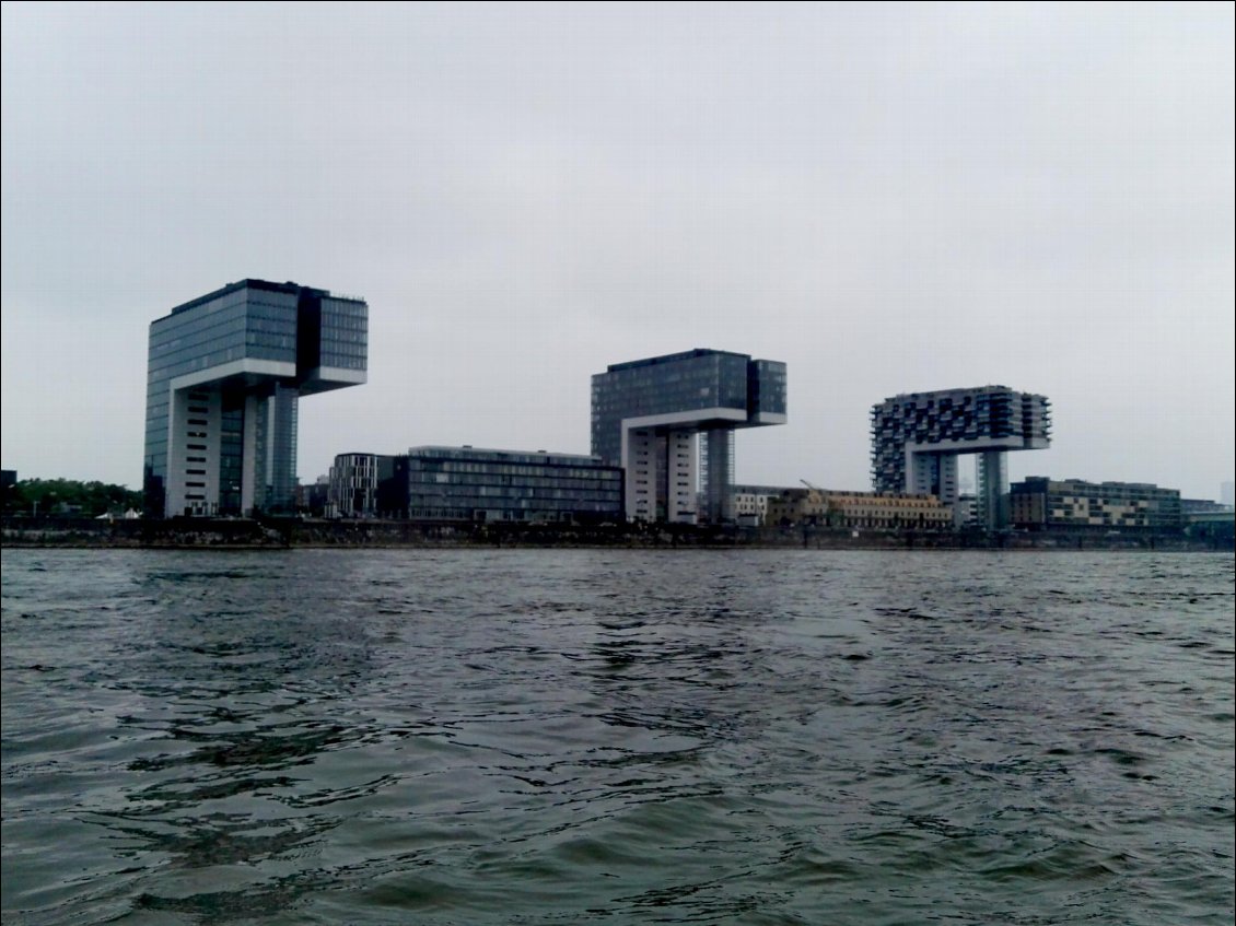 Cologne (DE). Le "Kranhaus" ("maison de grue").