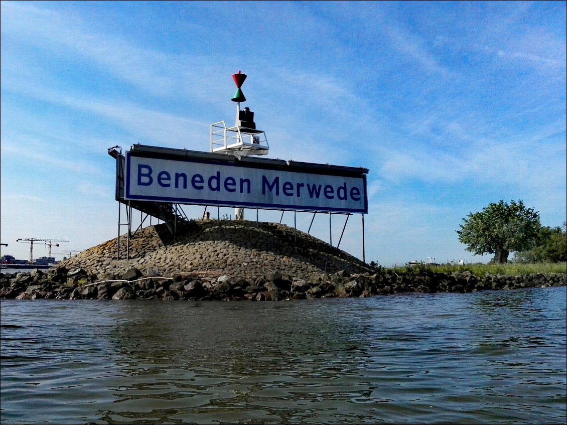 Boven-Hardinxveld (NL). Merwede inférieure