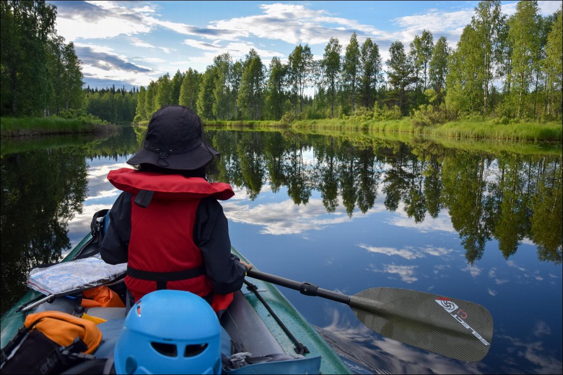 Canoë et pêche into the wild en Finlande.
Par Yannick (le papa) et Thomas (le fiston, 10 ans) Vericel.
Photo Yannick Vericel