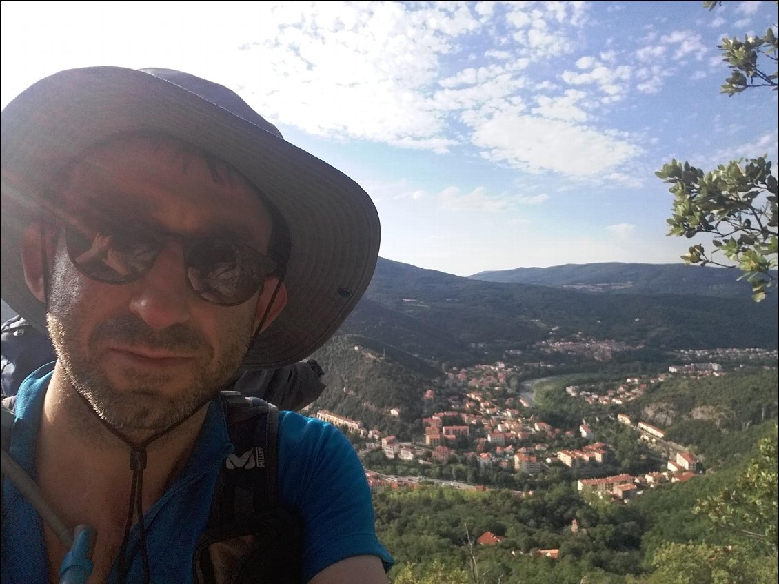 J4. Arrivée à Amélie-les-Bains. Ce soir là j’étais très fatigué, proche de l’abandon. D’autant plus qu’à environ 220 mètres, Amélie-les-Bains est relativement bas, si bien qu’une chaleur pesante s’est faite ressentir.