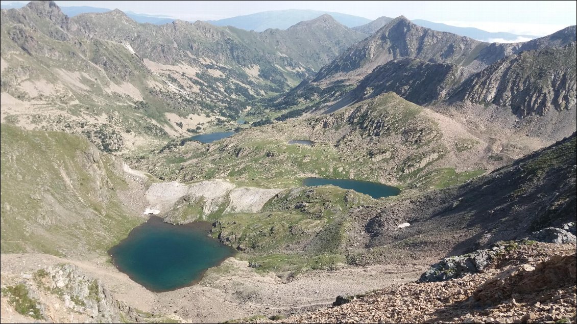 J9. Vue depuis la crête