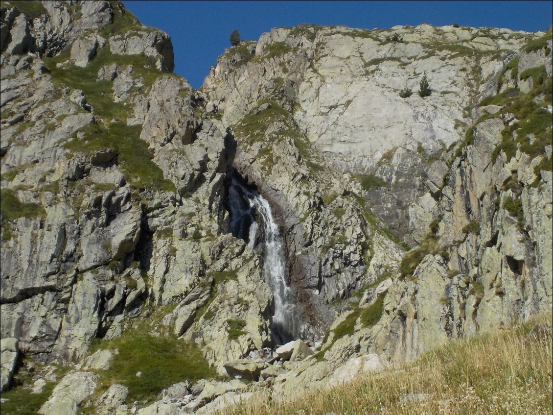 J25. Ascension du col Mulleres. L’eau coule à flot !