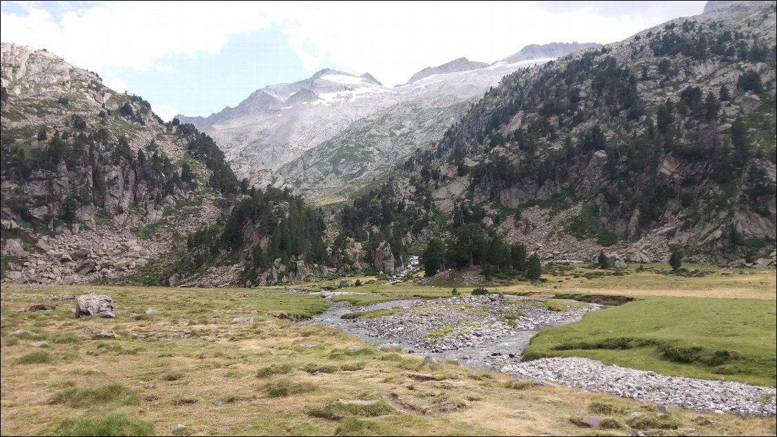 J25. Au Plan dels Aigualluts, petit coup d’œil en arrière.