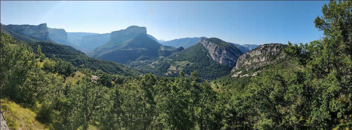 Vue depuis le col toutes Aures