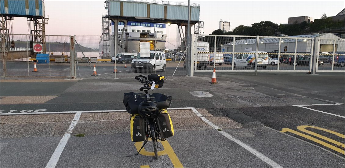 6 longues heures d'attente à Plymouth avant d'embarquer direction Roscoff