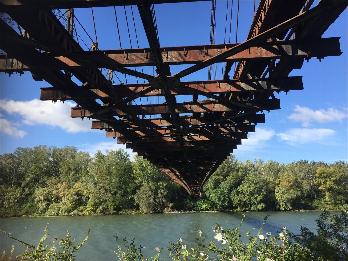 Un pont ferré abandonné 