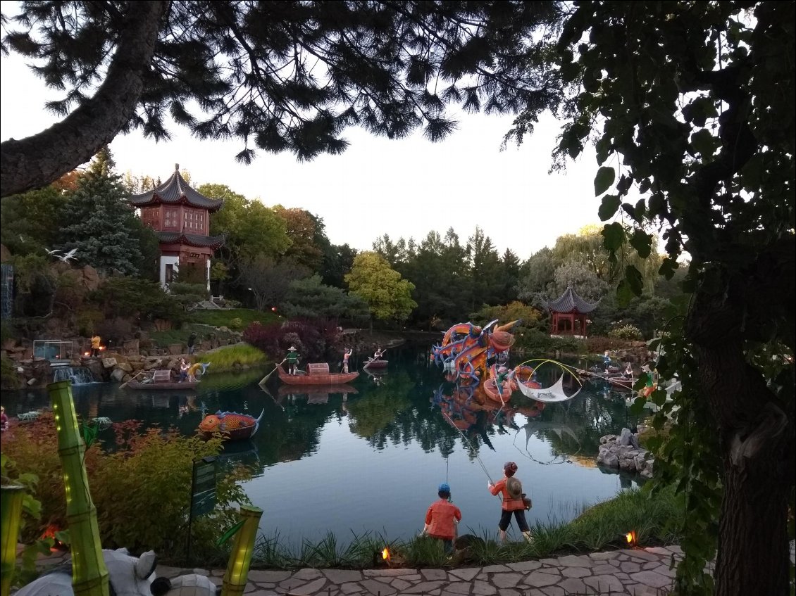 Les lanternes du jardin chinois...de tout beauté !