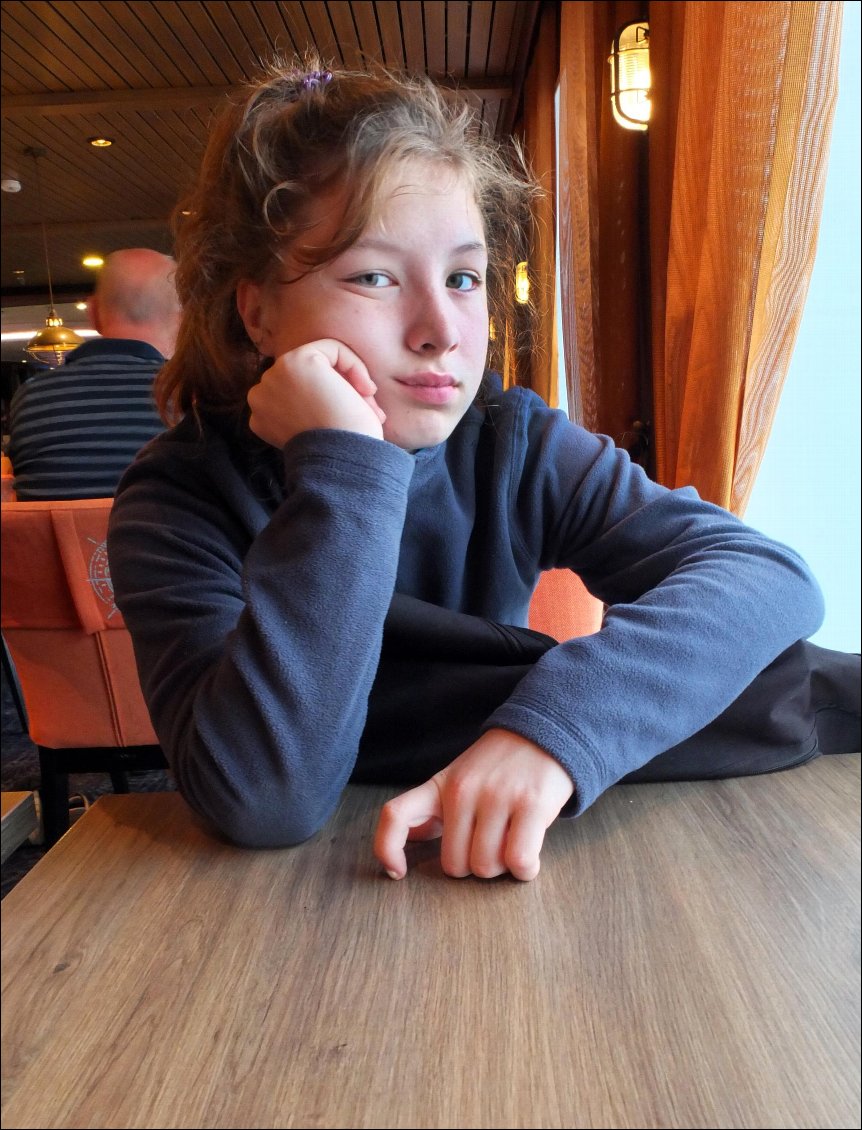 Apres 13 ans de vie commune notre relation pétille, alors je t'incite toujours à ne pas te laisser faire autant par moi, que par toi-même.
J'ai beaucoup d'admiration envers toi, même si le quotidien ne me permet pas toujours de te l'exprimer à ce point.
Tu est autant la force que la faiblesse de ma vie.