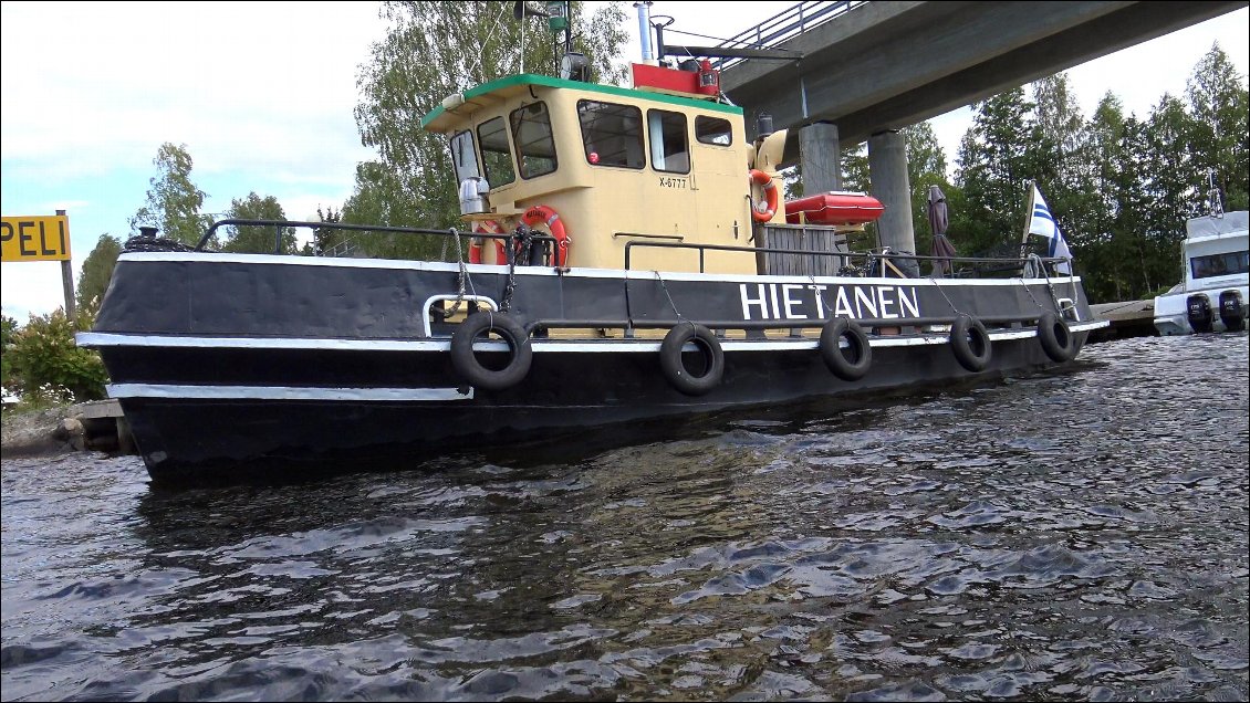 Nous repartons en arrière ! Le colis du drone devrait arriver à Padasjoki et non à Heinola.
Nous en profitons pour tenter un passage qui semble être un raccourci.