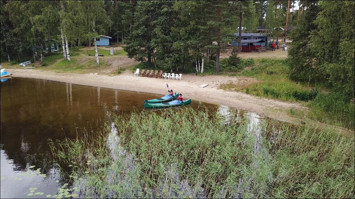 Nous partons comme prévu avec l'envie de rester, mais avec la certitude de revenir quand il fera beau, nous allons dénicher un bivouac pas trop loin du camping et revenir pour capter des images exploitables.