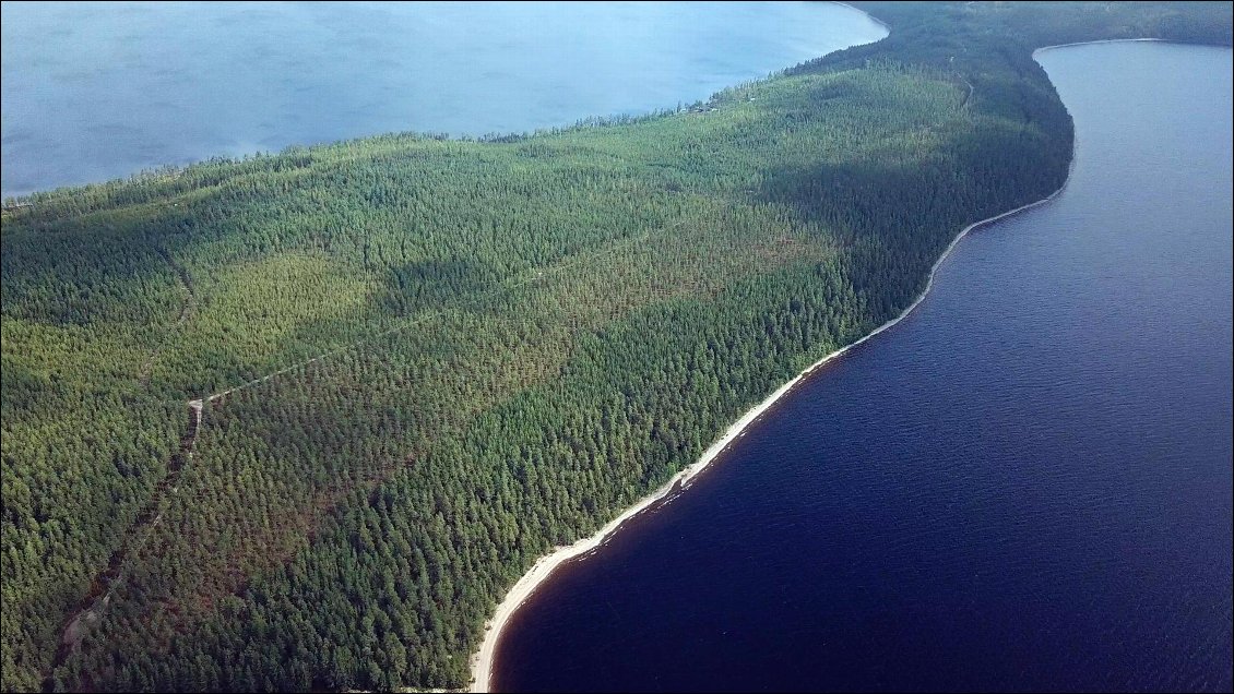 C'est devenu notre objectif et pour l'atteindre, nous devons traverser l'autre moitié du Saimaa vers le sud, puis après quelques jours de repos et de saunas, nous repartirons vers le nord en direction d'Antolla.