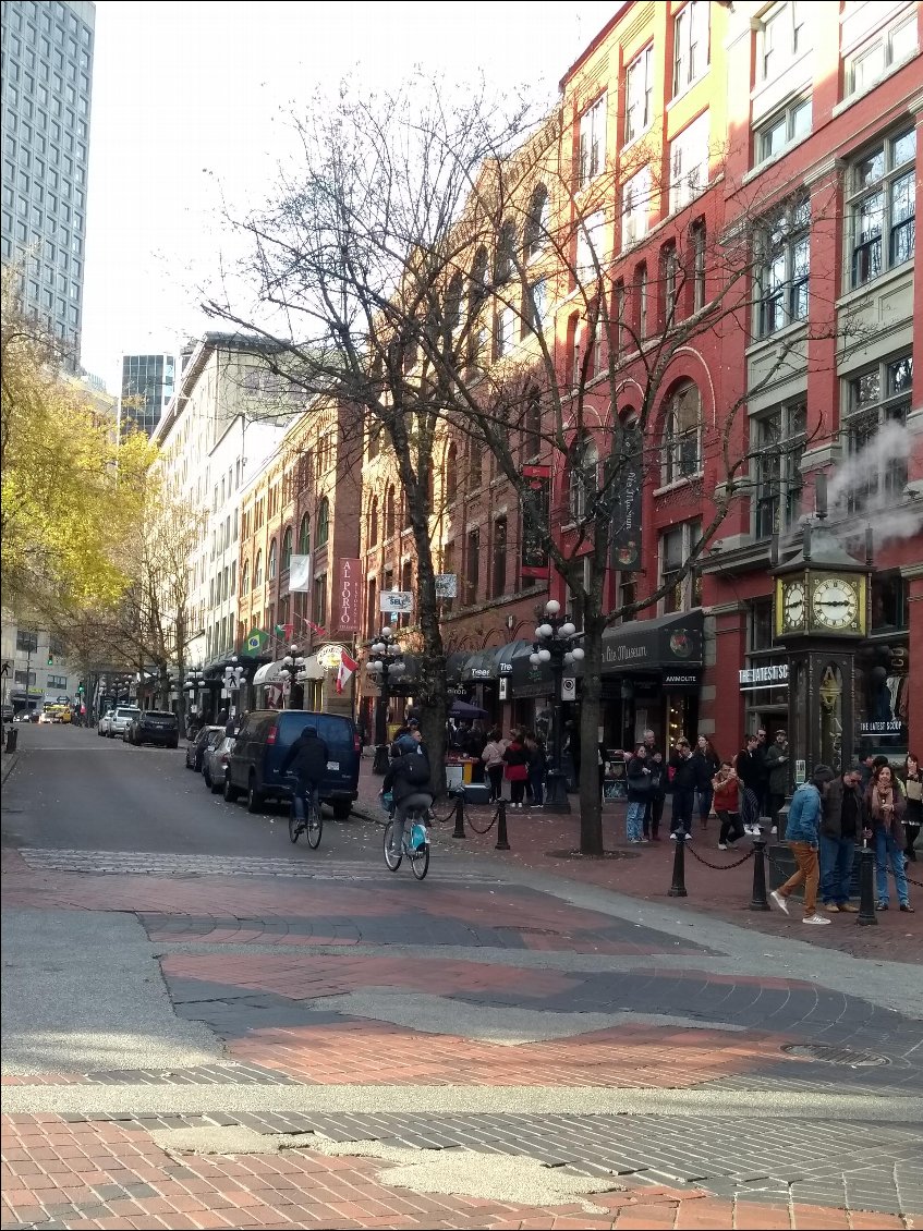 Dimanche 3 nov...l'horloge à vapeur de Gastown.