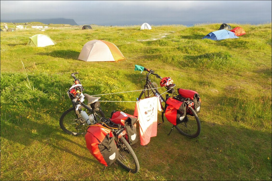 Le camping de Flakstad (photo prise à 03h00 du matin !