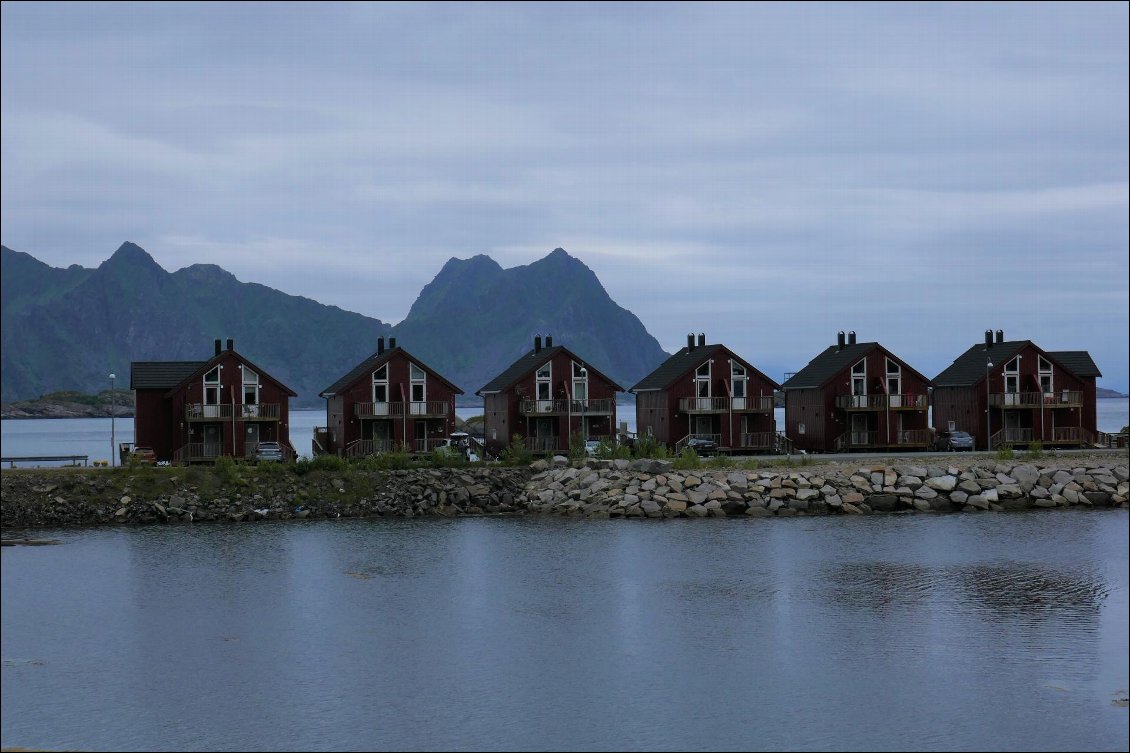 Alignement de maisons à Svolvær.