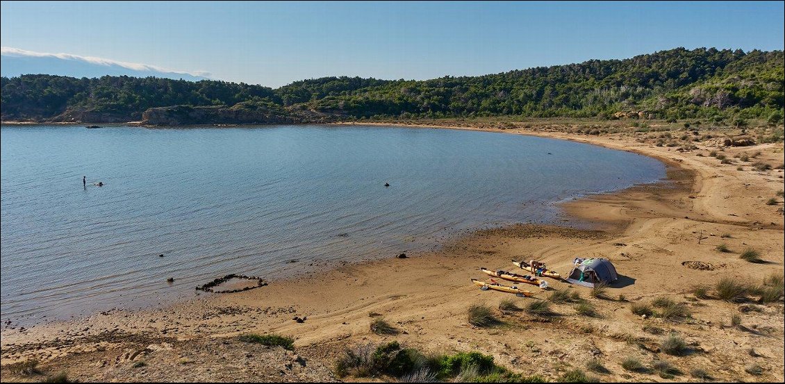 La plage de sable de Sahara beach et ses eaux peu profondes... What else !