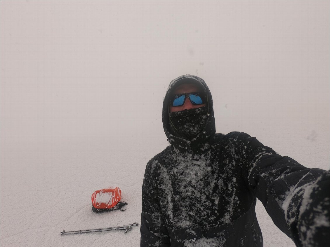 Le vent et la neige me désorientent pendant plusieurs heures.