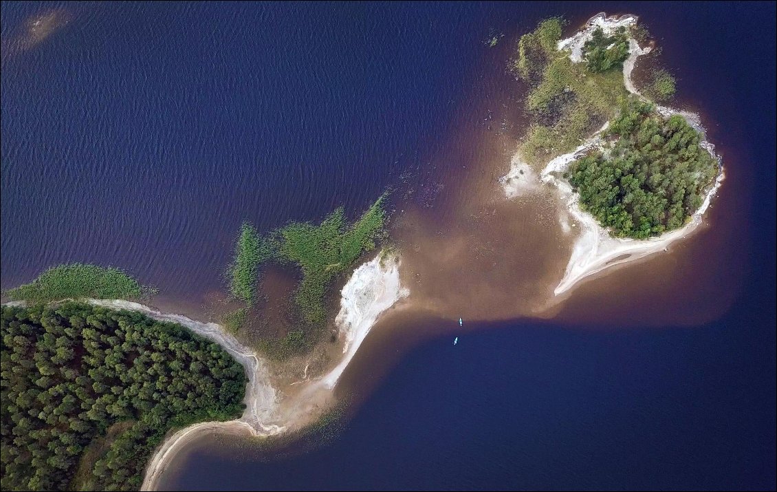 c'est juste l'immensité qui arrive à déboussoler notre sentiment de pouvoir se situer au cœur d'une telle beauté.