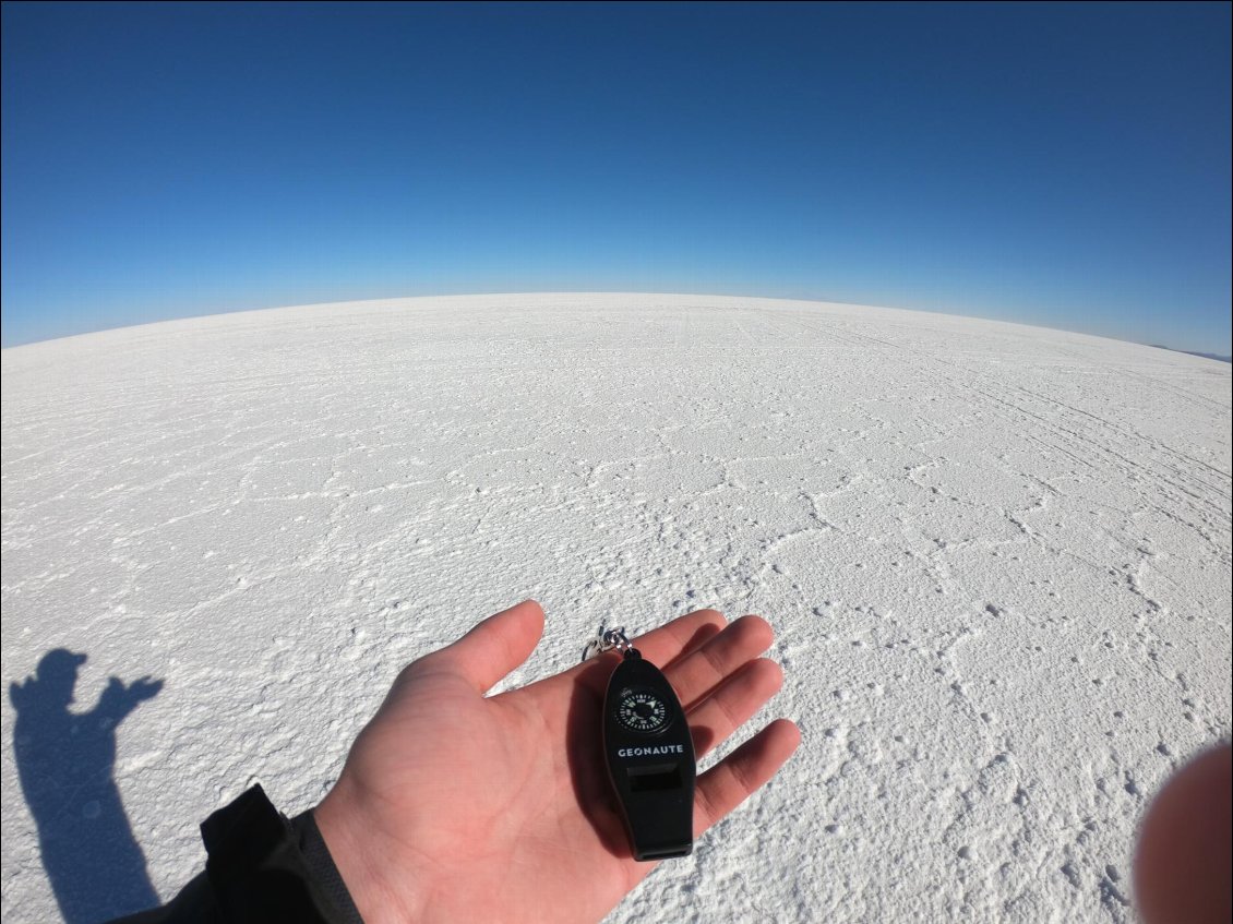 C'est par où ? Salar d'Uyuni à pied.
Photo Thomas Derycke