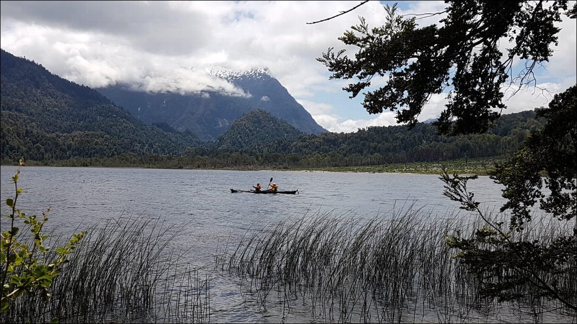 Lago blanco à côté de Chaiten.
Photo : Karyn Bargin