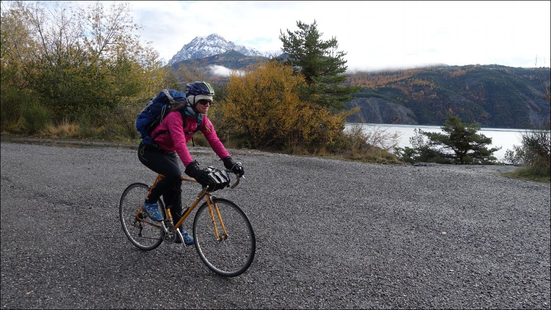 Vélo hivernal, on peut régler la puissance de chauffage entre rien à la montée, et puissance maxi pour une longue descente.