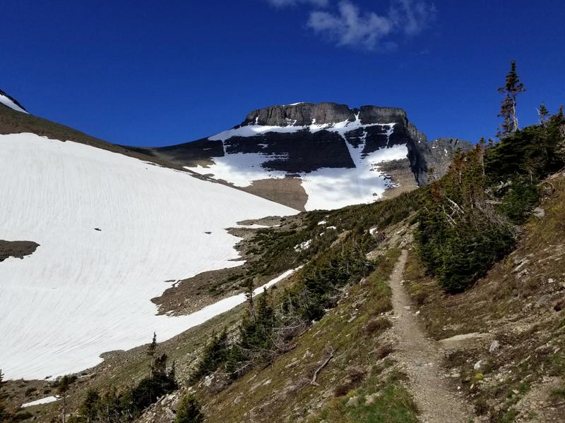 Dans le Parc des Glaciers, près du Canada