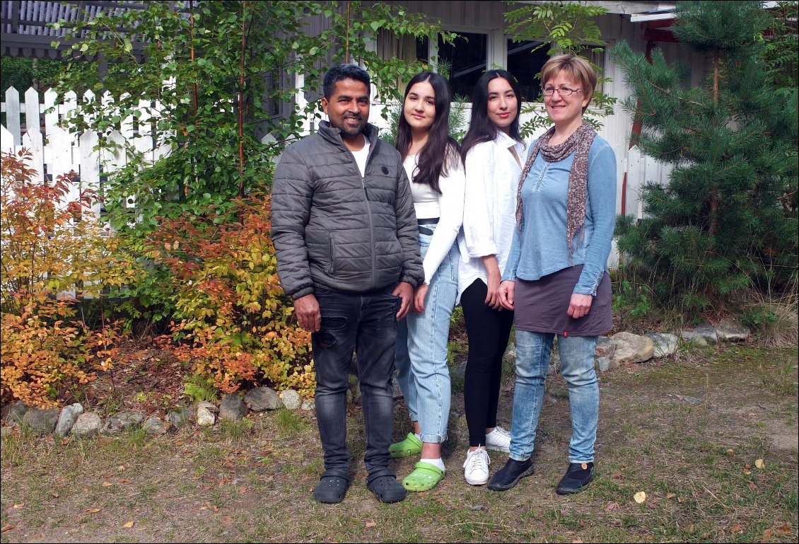 Israfil, Rania, Sara, Tarja.