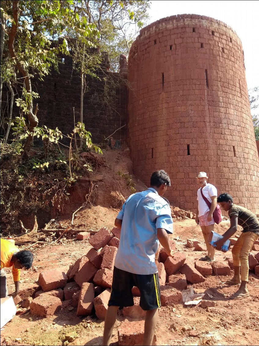 Fort YASHWANT DA à REDI